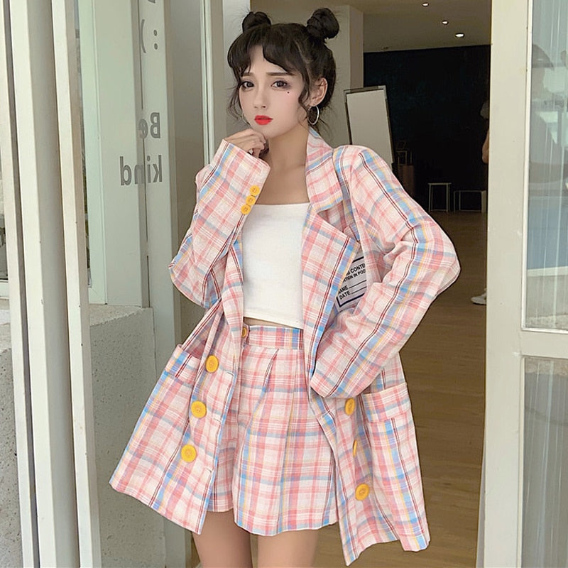 Checkered Women's Suit Set with High-Waisted Shorts