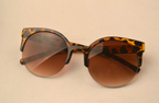 Retro Cat-Eye Tortoiseshell Sunglasses for Women