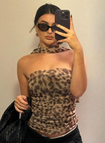 Olivia Leopard Print Crop Top with Slim Fit Design