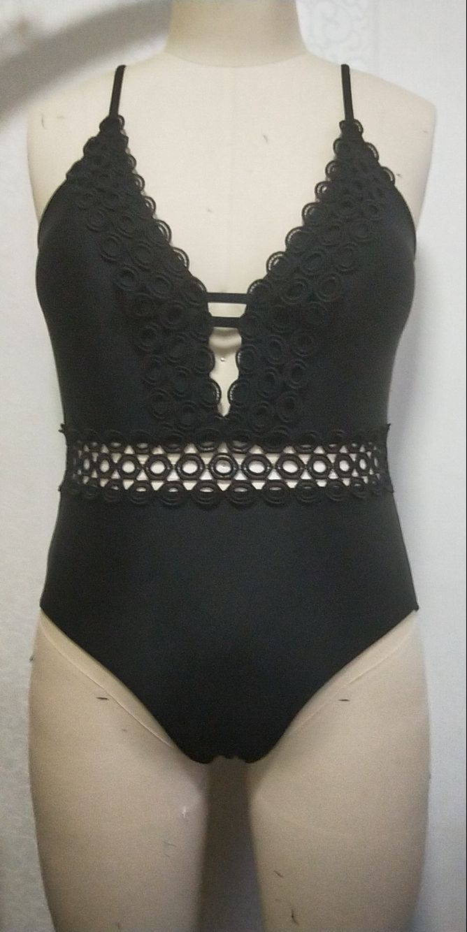 Plus Size Lace Trim One-Piece Swimsuit