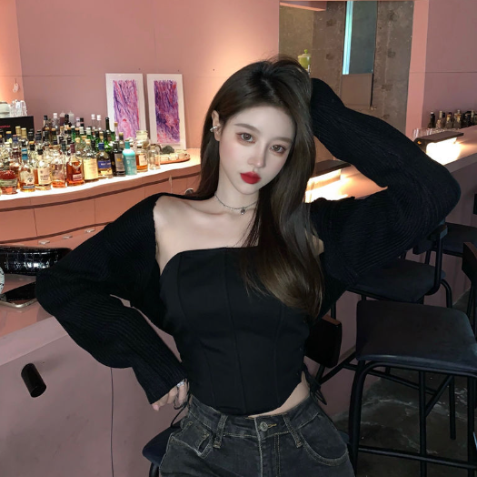 Sexy Adjustable Waistband Crop Top with Lace-Up Design