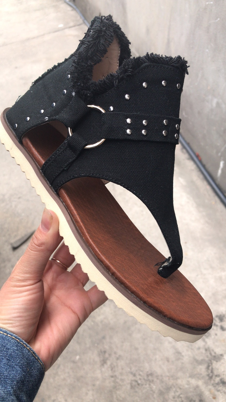 Large Rhinestone Rivet Beach Thong Flat Sandals