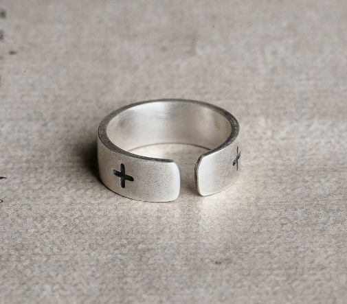 Retro Silver Cross Band Ring