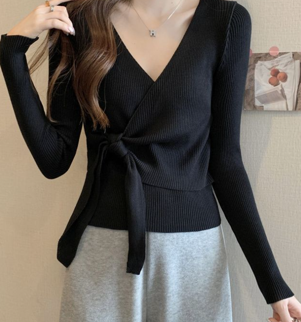Sensual V-Neck Cross Tie Crop Top with Long Sleeves
